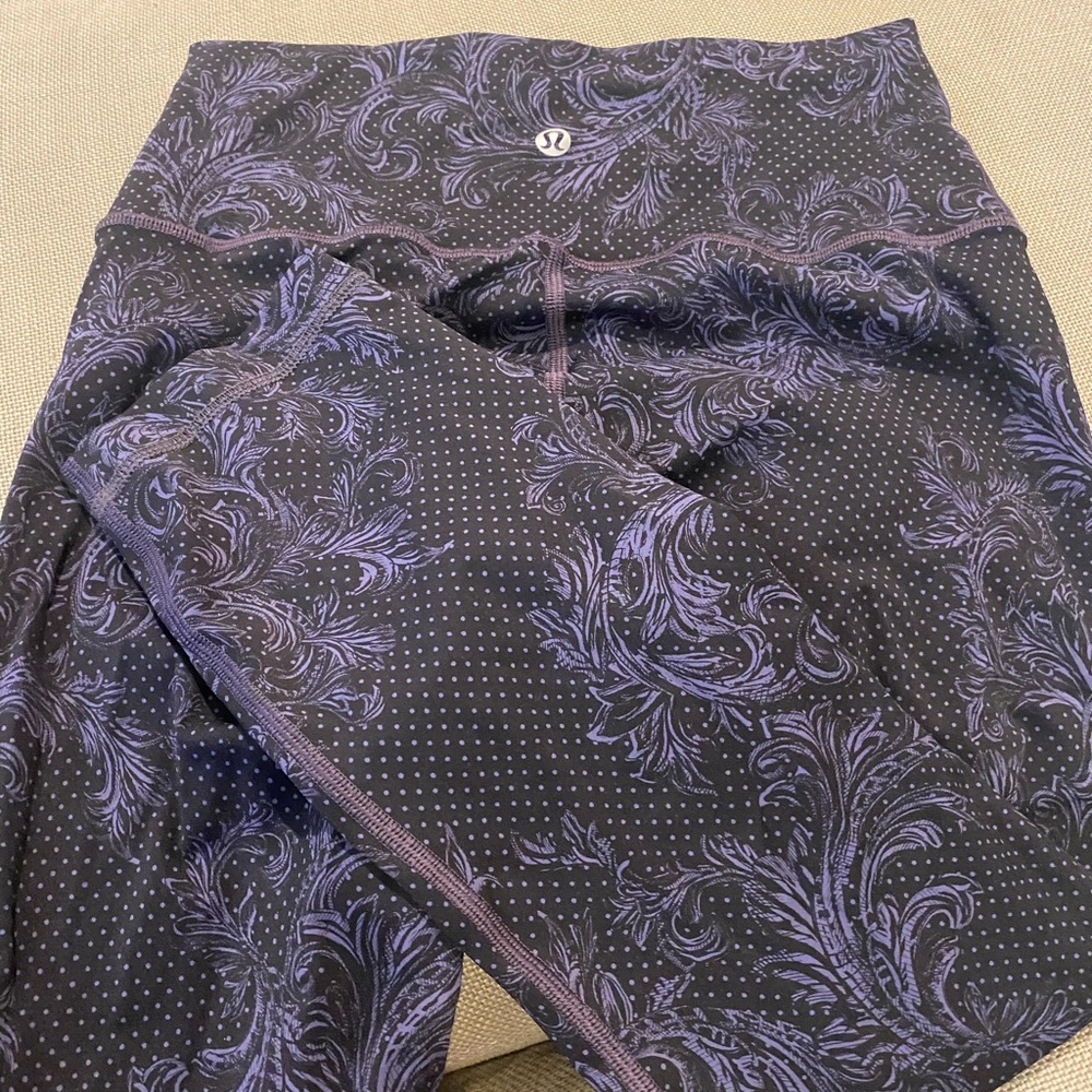 Lululemon wunder under luxtreme. Cropped. New without tags. Size 6. 21”